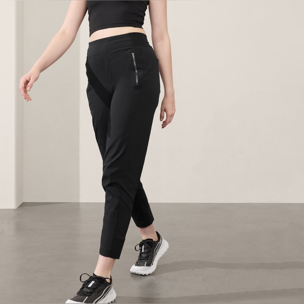 Athleta Trekkie North High Rise Jogger in Black| Size: 16